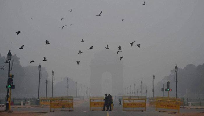 Season&#039;s warmest day in Delhi on Sunday