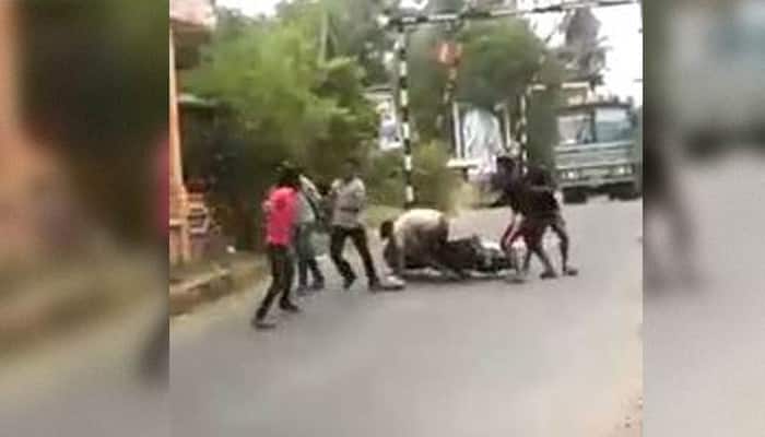 Man beaten to death in broad daylight in Kerala, video goes viral - Watch