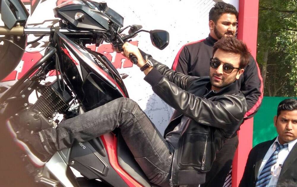 Bollywood loverboy Ranbir Kapoor turns biker boy at the Auto Expo 2016 (Pic Courtesy: @RanbirKapoorFC)