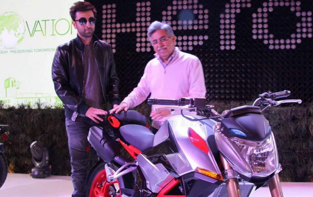 Bollywood actor Ranbir Kapoor at the launch of a Hero bike at the Auto Expo 2016 (Pic Courtesy: @RanbirKapoorFC)