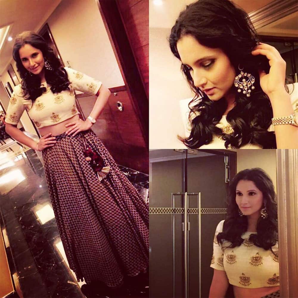 sania mirza :- At the @ndtv awards tonight.. Wearing - Natasha.J 
Earings- @mon_agarwal... Styled by my super sister @anammirzaak @ansi_styling ❤-twitter