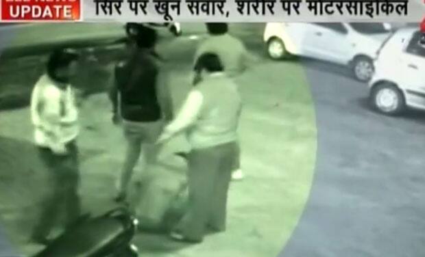 Shocking video: Man assaulted for asking &#039;bidi&#039; in Faridabad