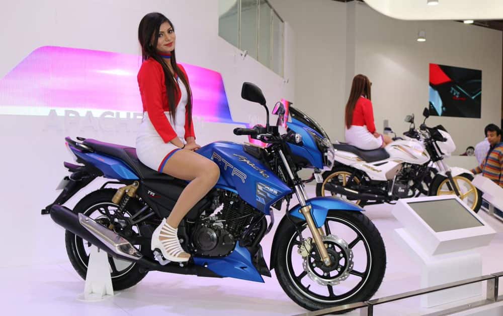 Race to see the stunning @TVSMotor @TVSApache_RTR  on display at Auto Expo - The Motor Show 2016!