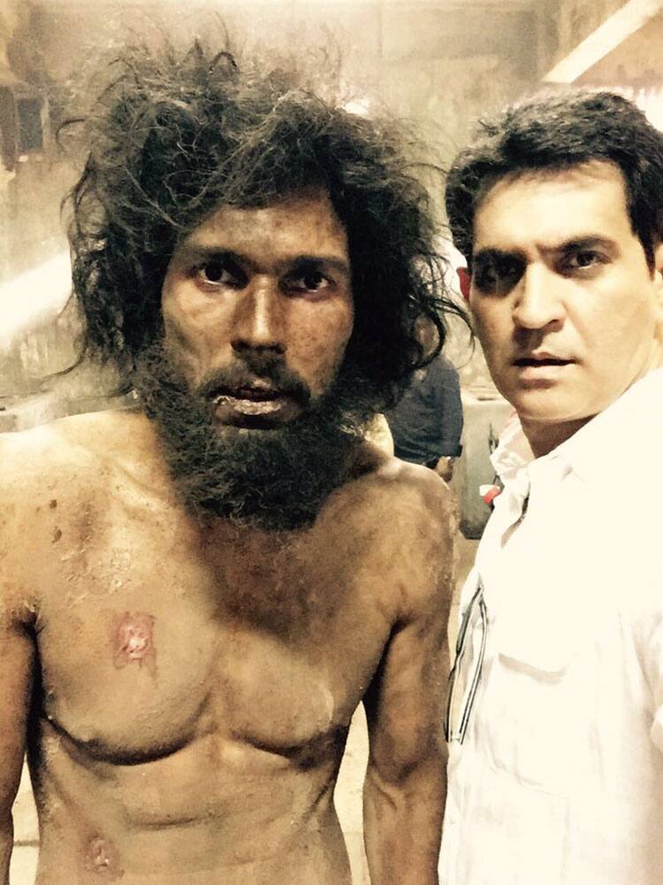 @RandeepHooda thank u for taking my vision ahead. #Sarbjit releasing 19th may 2016 -twitter‏@OmungKumar