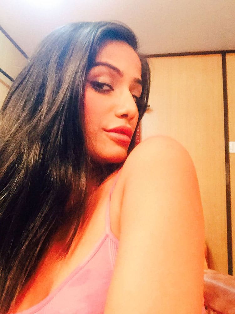 Poonam Pandey :- Time for some #SexySunday ;) -twitter