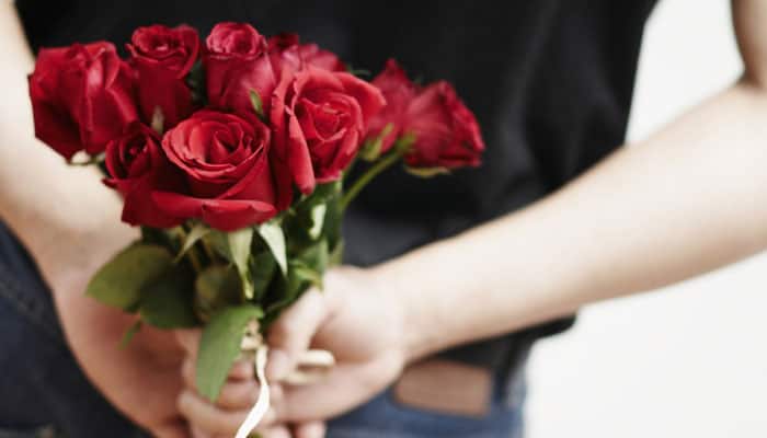 Valentine&#039;s Day special: Top WhatsApp messages to confess your love!