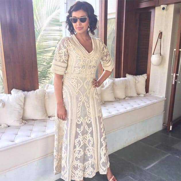 This cream tunic by #PallaviSinghee is not just gorgeous but matches the palette in my home. #IshqForever Twitter@Lisaraniray