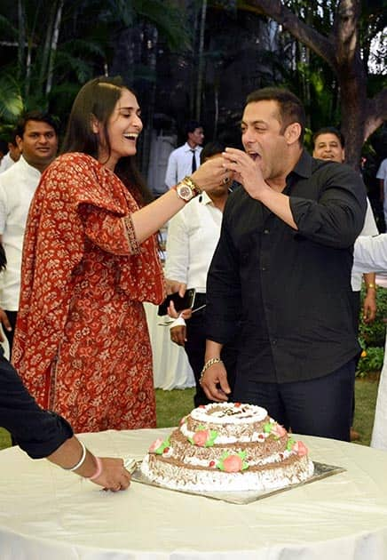 NCP leader Praful Patels daughter, Poorna Patel offers cake to actor Salman Khan during her birthday celebrations in Gondia, Maharashtra