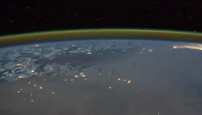 Tim Peake&#039;s amazing footage shows lightning striking Earth - Watch