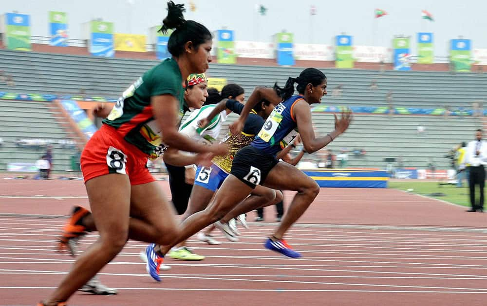 Participants during Women 800 m at 12th South Asian Games in Guwahati.