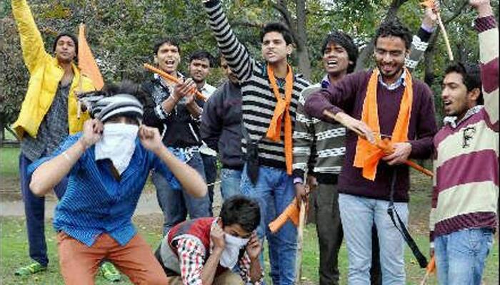 Bajrang Dal Shiv Sena Cadre Will Not Harass Lovebirds This Valentines Day India News Zee 