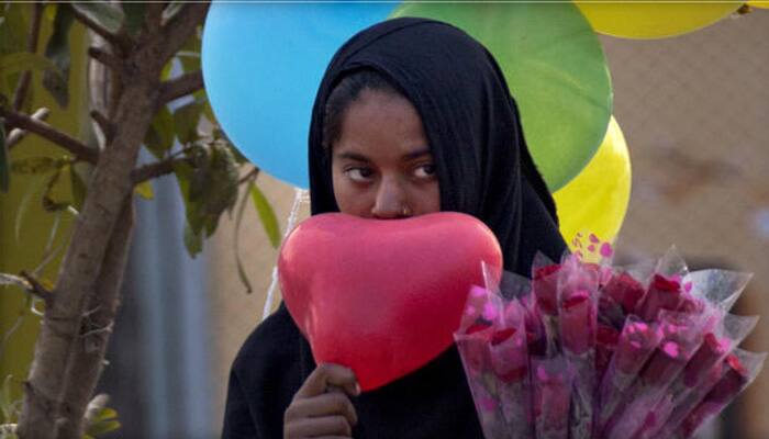 Pakistan President says don&#039;t observe Valentine&#039;s Day as it is against Islamic culture