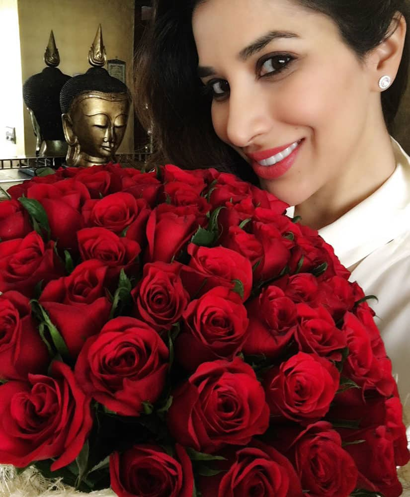 SOPHIE CHOUDRY :- #HappyValentinesDay u guys!! Tell ur  loved ones u love them everyday not just today.. Life is too short❤ -twitter