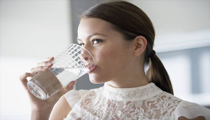 Drinking water the correct way! | Tips News | Zee News