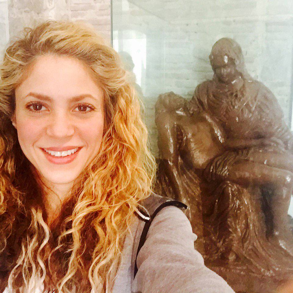 Shakira :- La Pietà made of chocolate. Shak -twitter