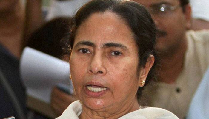 Mamata Banerjee announces health insurance for journalists