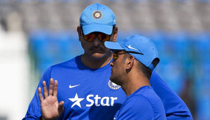 MS Dhoni has the right to decide when to retire: Ravi Shastri