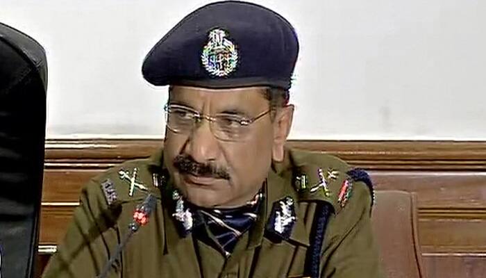 Jat quota stir: Haryana DGP says Army Chief, Defence Minister contacted; one killed, state FM&#039;s house set on fire
