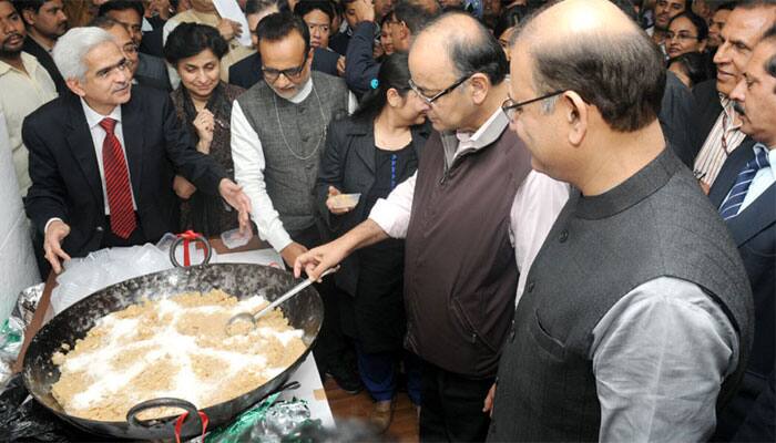 Printing of documents for Budget 2016 begins with &#039;halwa&#039; ceremony