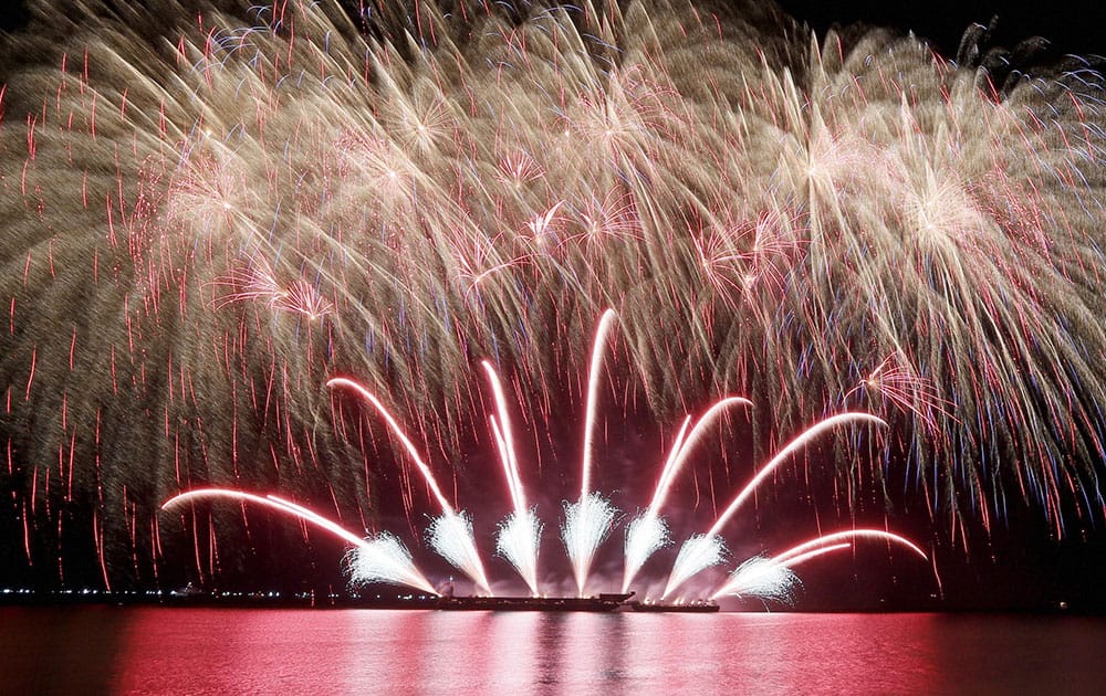 A fireworks entry from the United Kingdom is showcased during the 7th Philippine International Pyromusical competition at the seaside Mall of Asia, the countrys largest shopping mall chain, at suburban Pasay city south of Manila, Philippines.