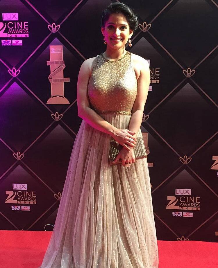 priya bapat At #zeecineawards2016 Was nominated for #TP2 Outfit styled by @bapatshweta -instagram