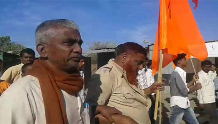 Mob clash with police over Shivaji Jayanti in Latur, force cop to chant &#039;Jai Bhawani&#039;