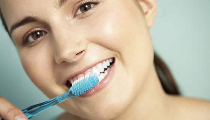 Learn from &#039;Candy Brush&#039; app how to brush your teeth