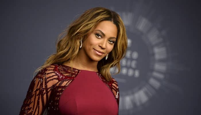Beyonce dazzles in Indian designers Falguni and Shane Peacock&#039;s creation