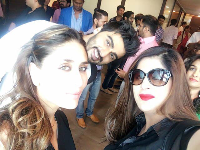 Kareena spotted with journalist @saritasing -twitter