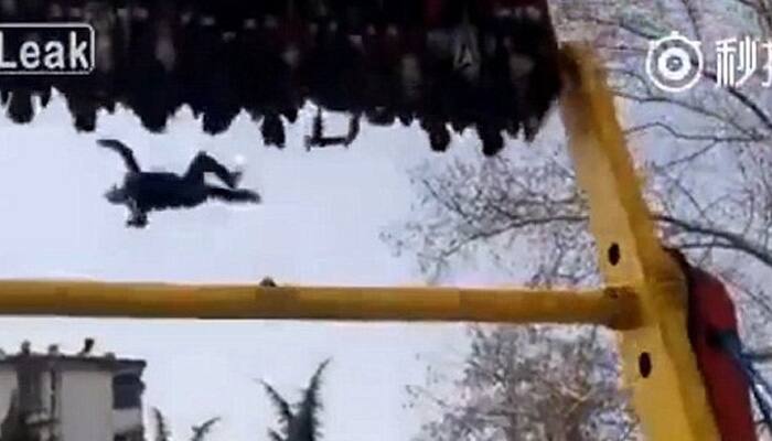 What a frightful accident; man falls from theme park ride in China, dies - Watch