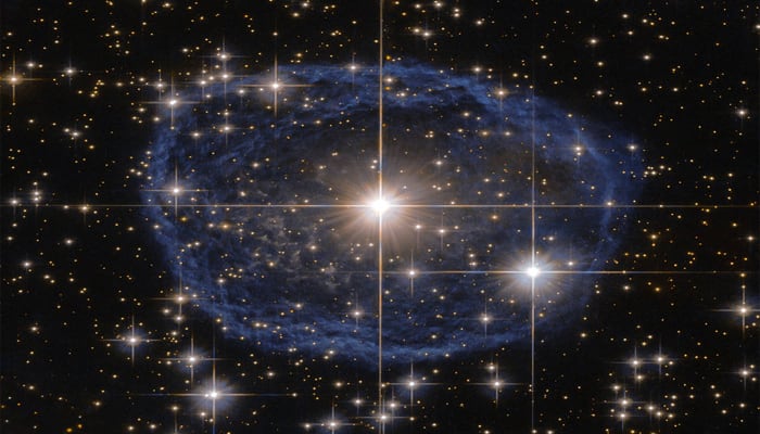See pic: NASA&#039;s Hubble spots blue bubble encircling Wolf-Rayet star!