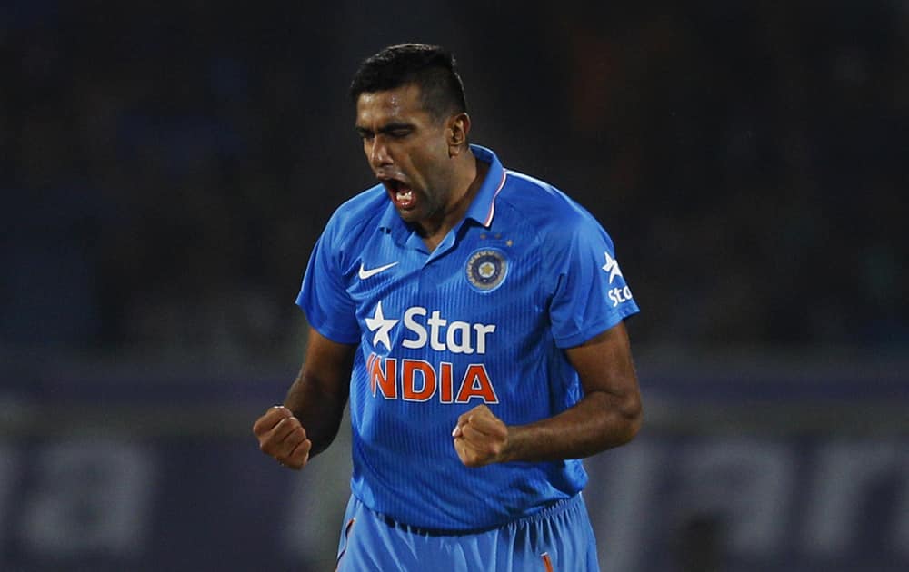 RAVICHANDRAN ASHWIN FINISHED WITH 10 WICKETS IN THE 2014 ICC WC IN BANGLADESH. HE FINISHED TWO BEHIND LEADING WICKET TAKER IMRAN TAHIR (SA)