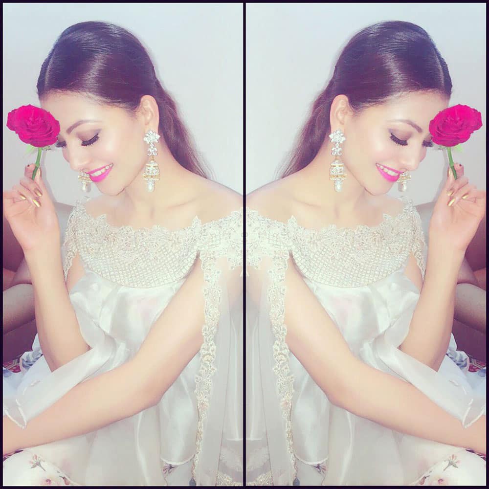 URVASHI RAUTELA :- I will love you until infinity runs out .... pic.twitter.com/q4oloSqcn0