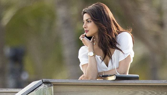 Brace yourselves! Priyanka Chopra&#039;s first look pictures from &#039;Baywatch&#039; sets is hotness personified!-- See pics