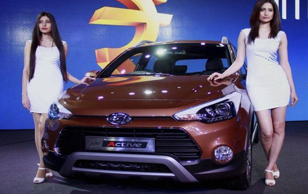 Budget 2016 impact: Hyundai, Honda, Mahindra hike prices by up to Rs 82,906