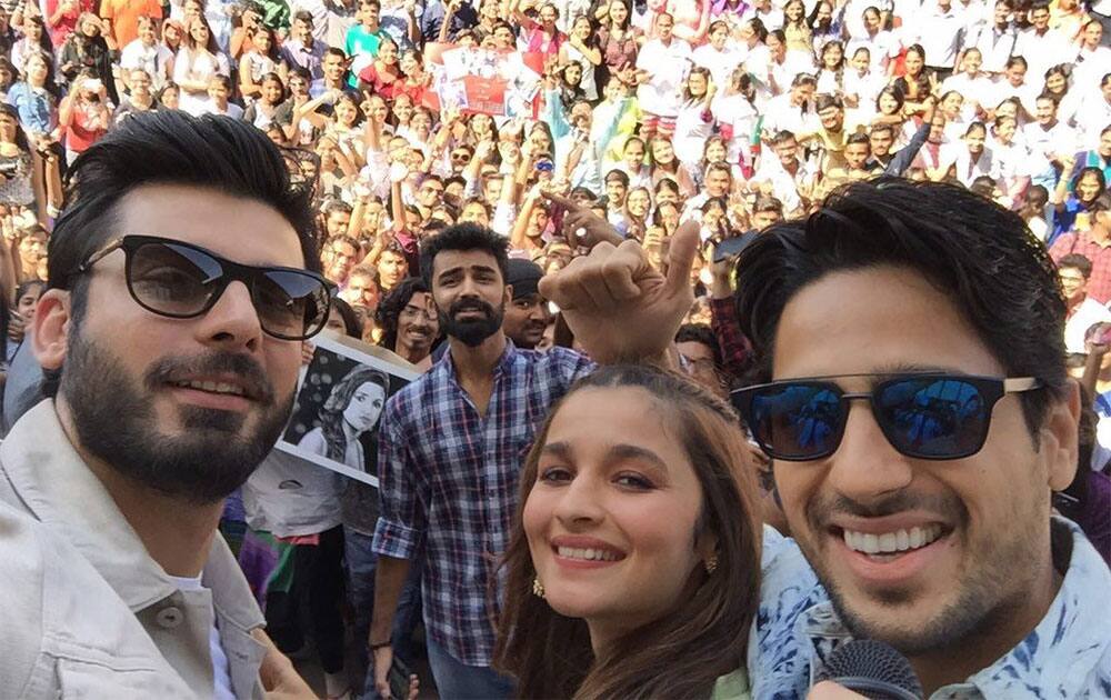 KAPOOR and girl on a roll!! #KapoorAndSons #ahmedabad Twitter@karanjohar