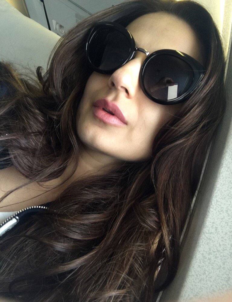 ameesha patel :- Hope I manage to catch some sleep .. Enroute baroda  -twitter