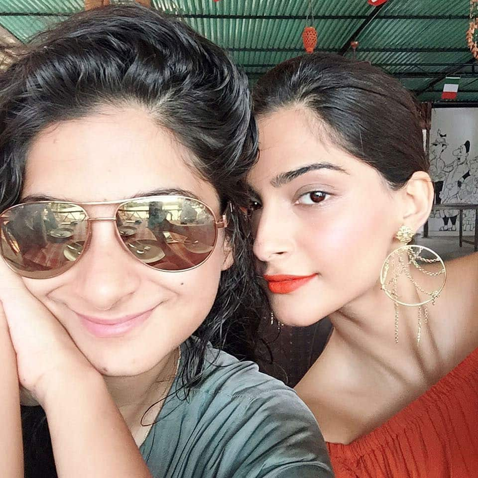 Sonam Kapoor :- Just coz I love my baby sister.. @rheakapoor ❤❤ why we back in the bay ?? I wanna go b… -twitter