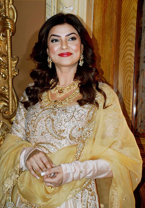 Actor Sushmita Sen with former Minister J. Geeta Reddy and others during the launch of Teach For Change, 2016 Campaign at Hyderabad.