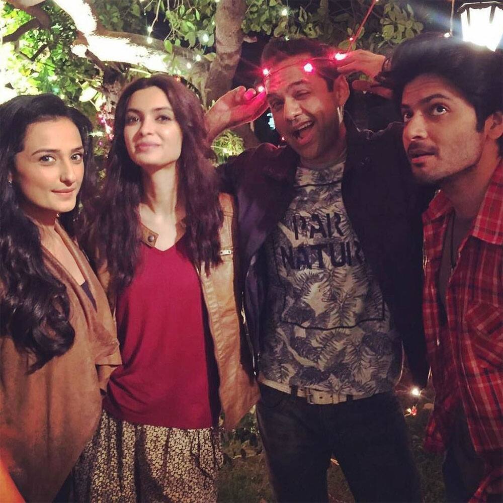 Diana Penty ‏:- On set shenanigans! #BehindTheScenes #HappyBhaagJaayegi -twitter