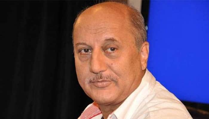 WATCH: Anupam Kher blasts a section of media for &#039;making Kanhaiya Kumar a hero&#039;; video goes viral