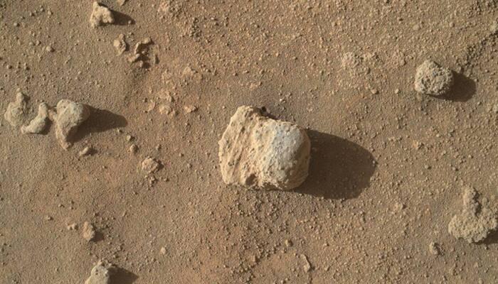 NASA&#039;s Mars rover spots sandstone nodule on Mount Sharp, Mars- See pic!