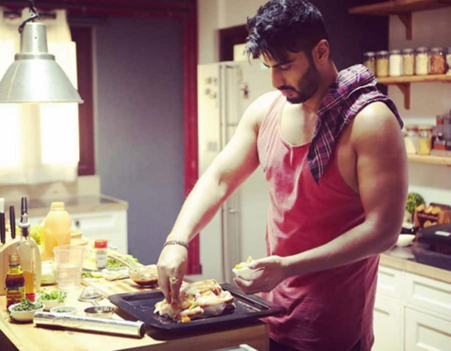 Arjun Kapoor plays Kabir, a young man who wishes to be a great homemaker like his mother.