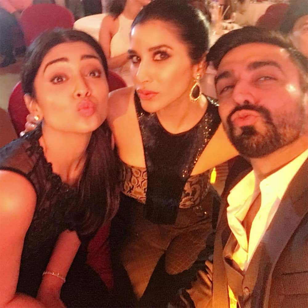 SOPHIE CHOUDRY ‏:- We pout so cute @ashishchowdhry shriya_saran1109 #timesfoodawards #friends #pout #pose #laughs… -instagram