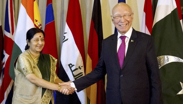 Sushma Swaraj, Sartaj Aziz to hold bilateral today; Pathankot airbase attack likely to be on agenda