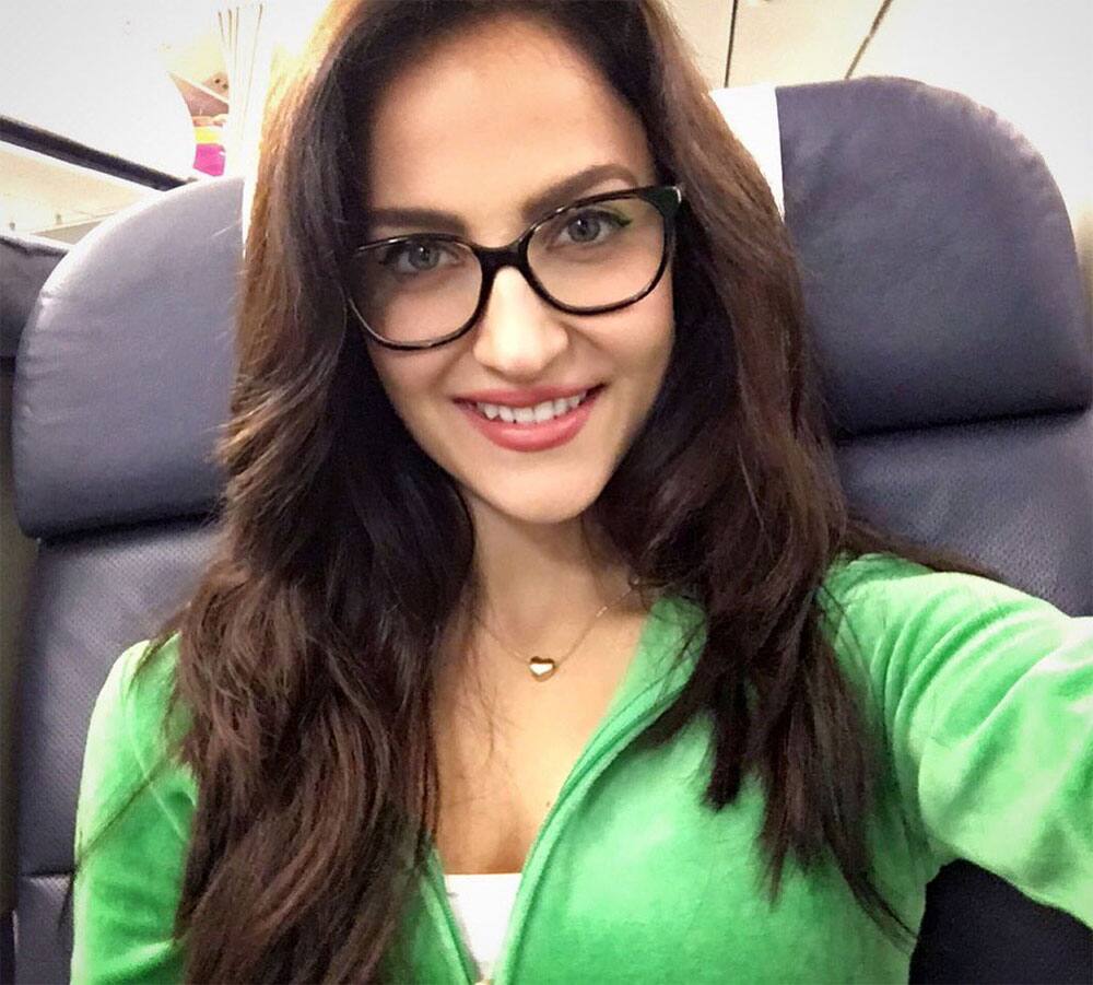 Elli Avram :- Off to Dubai -twitter