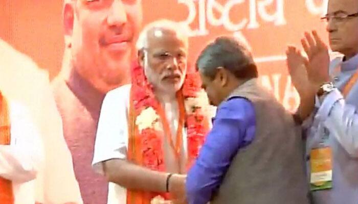 Campaign govt work aggressively, use social media: PM Modi tells party office bearers