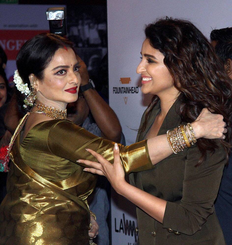 Bollywood actors Rekha and Parineeti Chopra during the Hindustan Times Most Stylish Awards 2016 in Mumbai.
