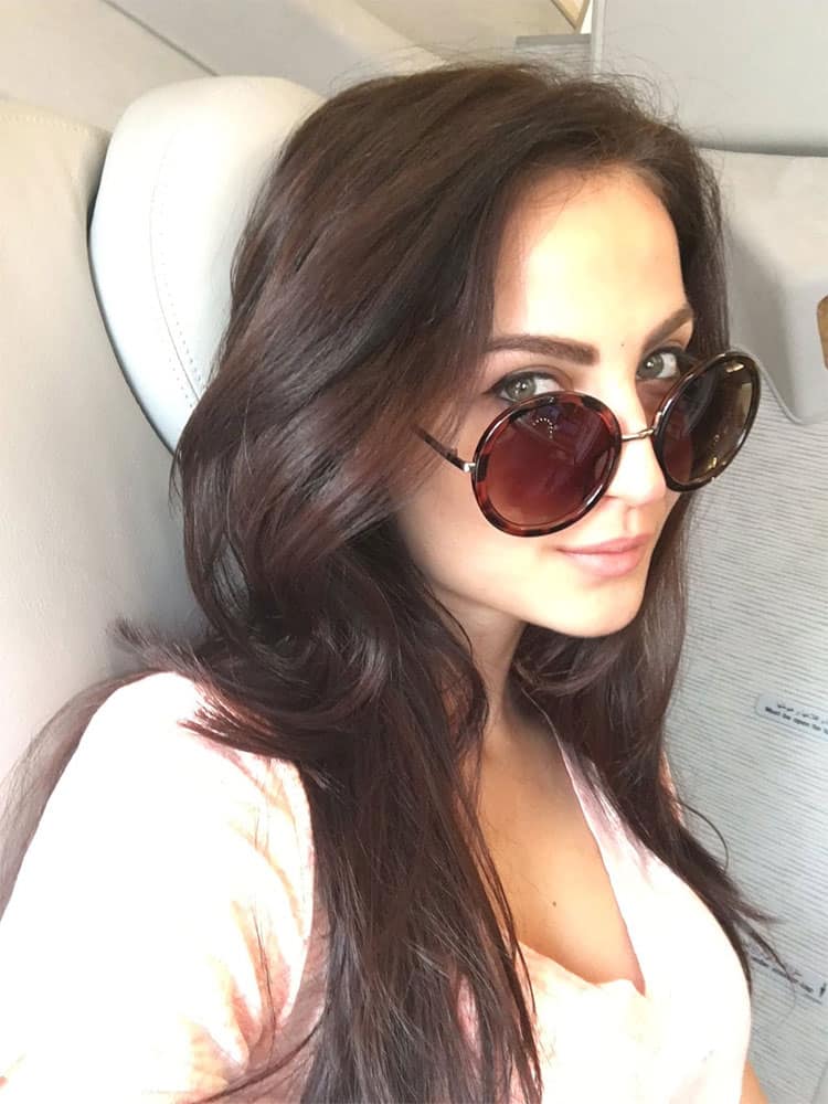 Elli Avram :- I can't describe the feeling of coming back home to my #mumbai ❤. #biglove -twitter