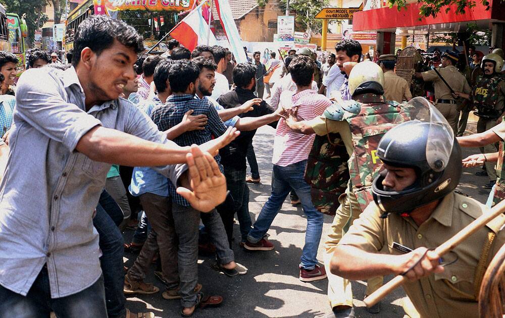 Police lathicharge SIO workers who were holding a protest march demanding Hyderabad University VC Appa Rao’s resignation.